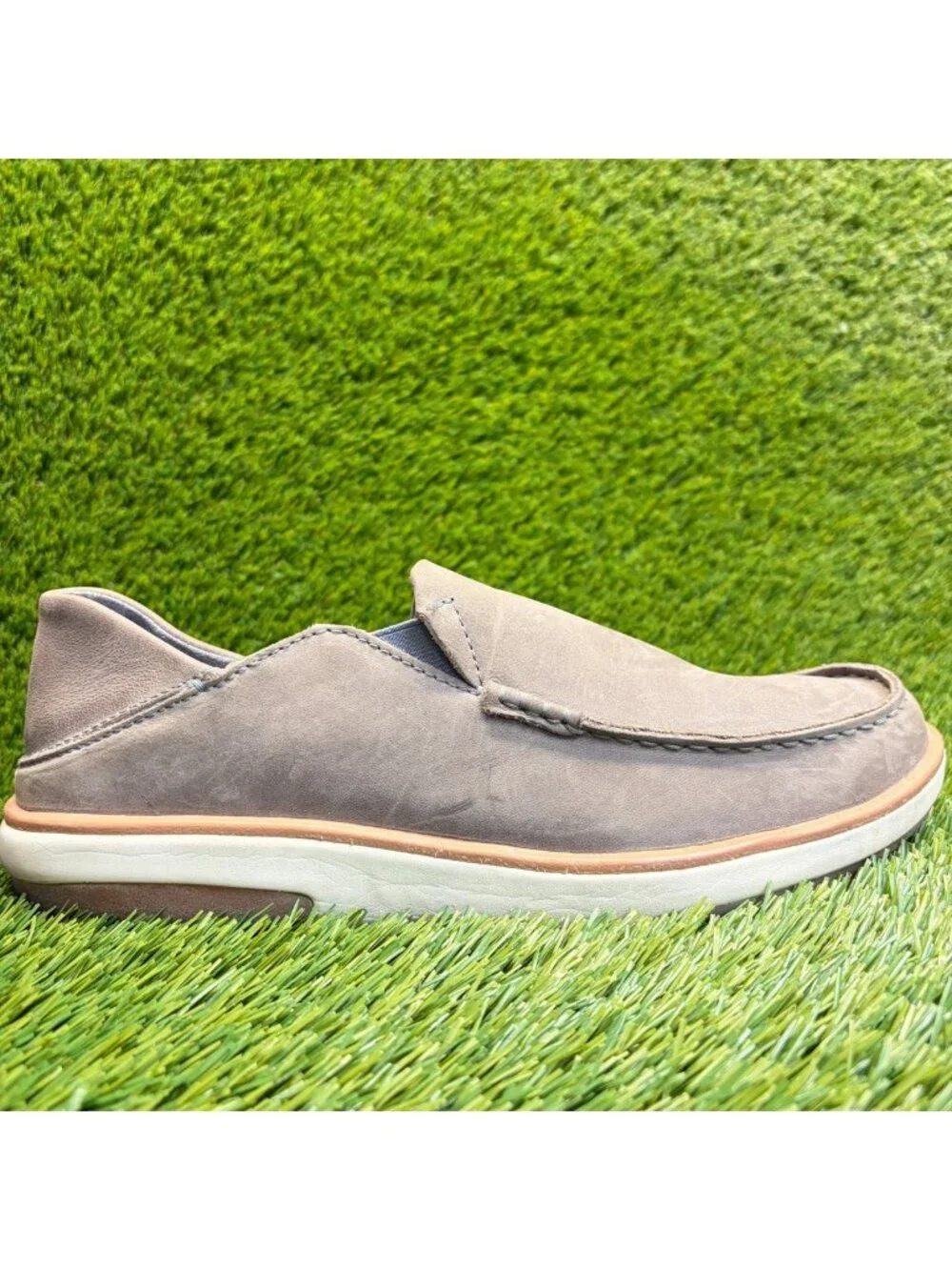 OluKai Kalia Mens Size 10 Gray Tan Casual Classic Leather Slip On Loafer Shoes
